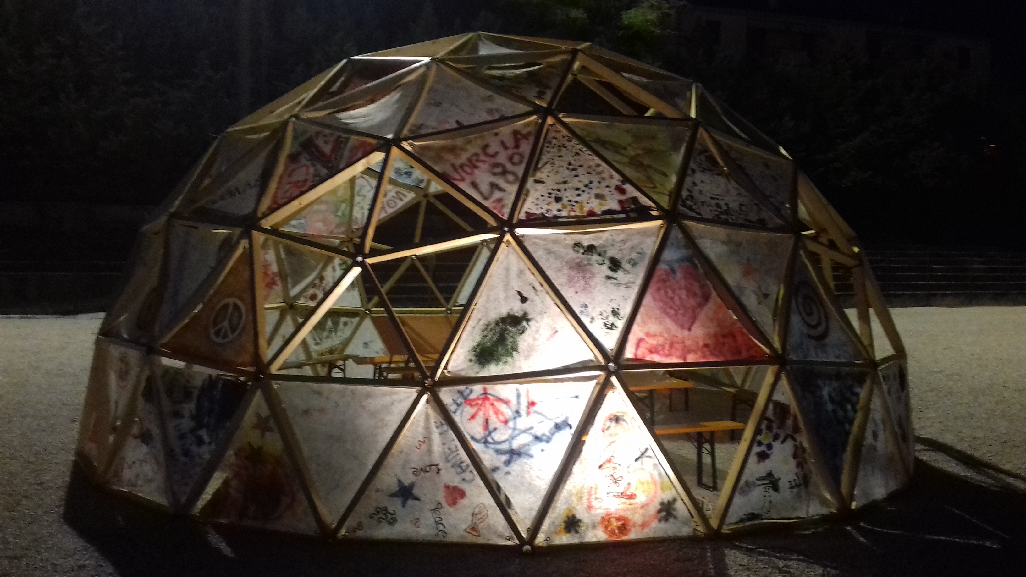 Esperimenti con le Strutture 4 - La cupola geodetica rivisitata 