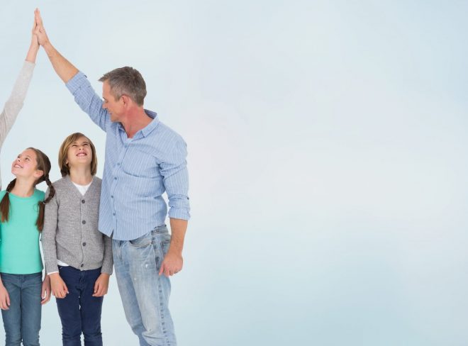 famiglia casa 2048x1072 1