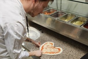 Costruiamo gentilezza: i detenuti della casa circondariale preparano pizze a forma di cuore