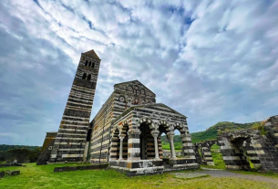 Il parco eolico presso la Basilica di Saccargia diventa realtà